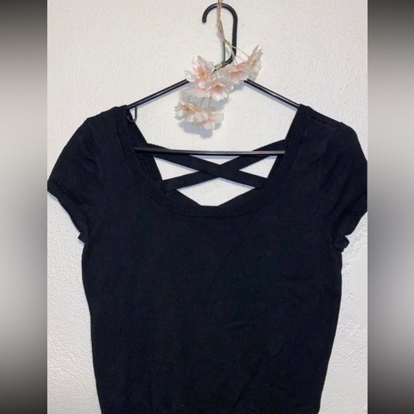 Women’s Sweater Small Black Short Sleeve Top Shirt Cross straps scoop neck - Picture 2 of 4